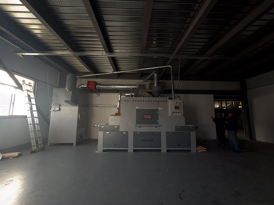 輸送式自動噴砂機設備 輸送式自動噴砂機設備